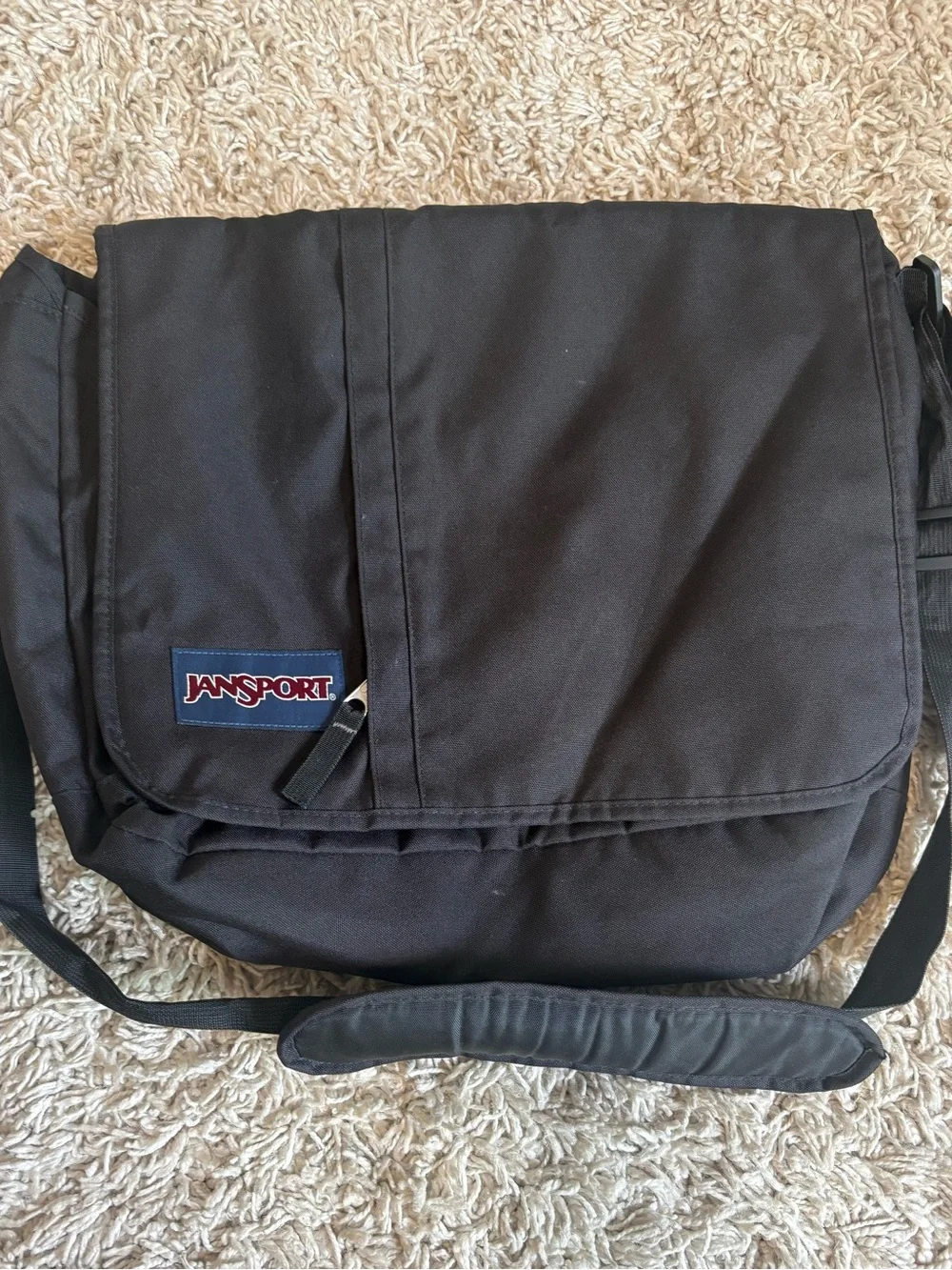 Jansport Market Street Black Messenger Bag, EUC